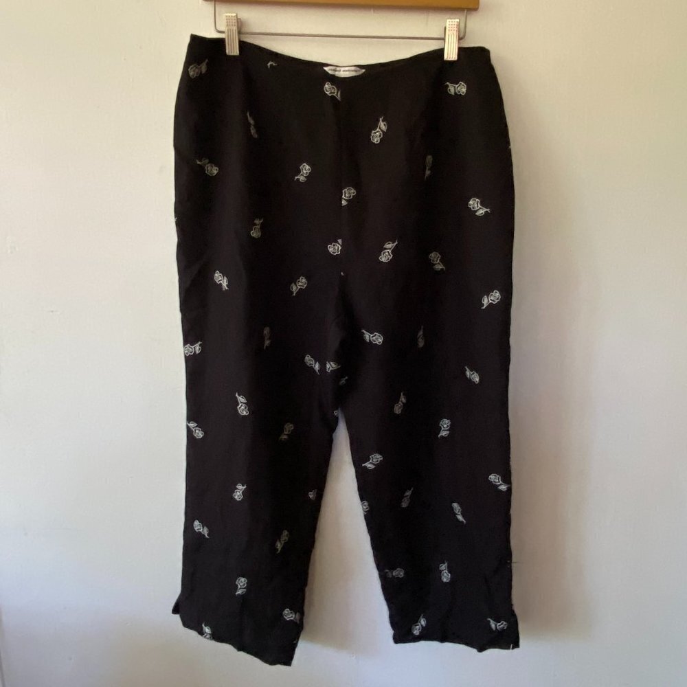 Richard Malcolm Capri Pants Womens Size 14 Silk Linen Black Embroidered Floral
